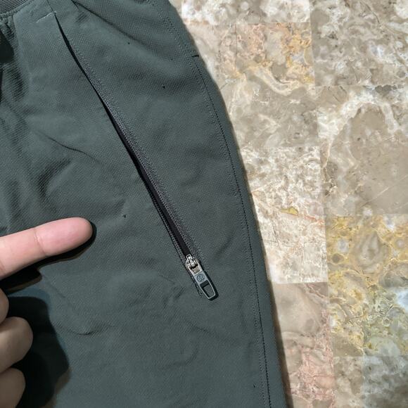 Lululemon Shorts Mens Small Green License To Train 7” Mesh Performance Running - Picture 7 of 13